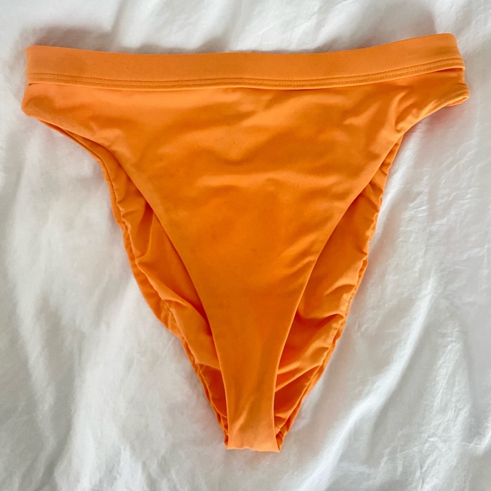 Dippin’ Daisy’s Ultra Bottom Small Amberglow